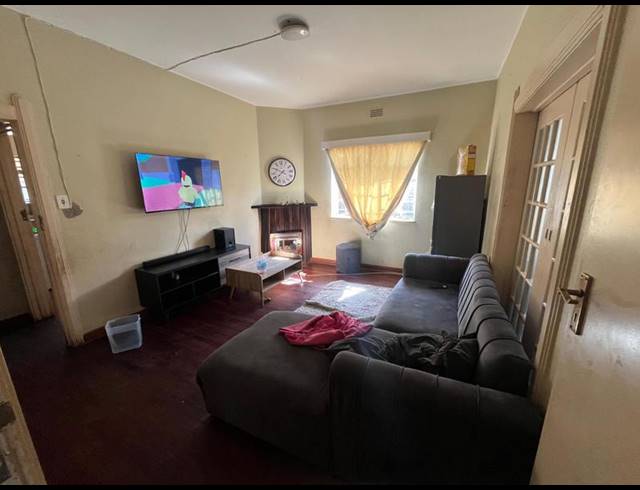 5 BEDROOM HOUSE FOR SALE IN KENSINGTON